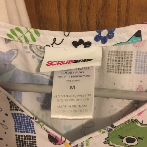 Scrub Top -Love Dogs - Picture 2 of 2